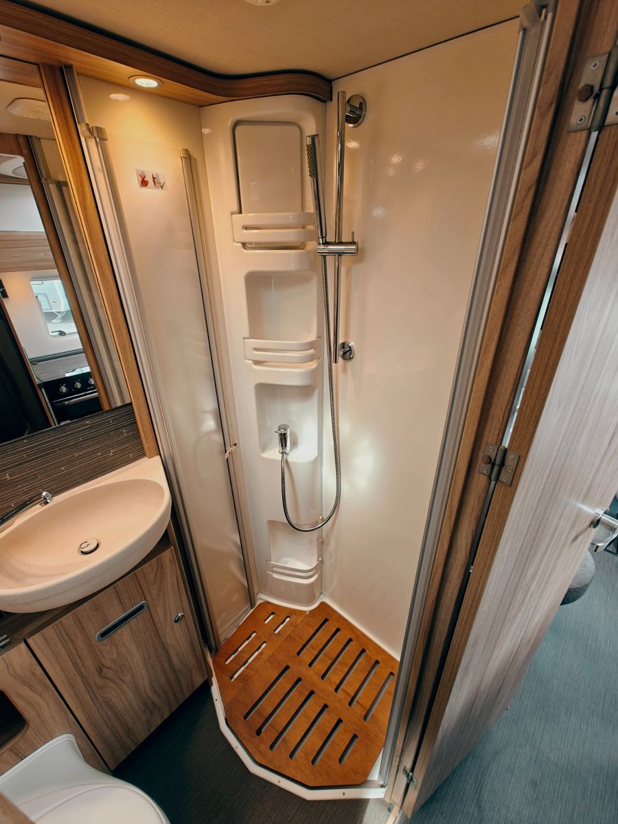 Fahrzeugabbildung HYMER / ERIBA / HYMERCAR ML - T 560 4x4 ALLRAD - AUS 1. HAND!