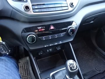 Fotografie 12 des Hyundai Tucson 1.6 T-GDI*AHK*Klima*Aluräder*6-Gang