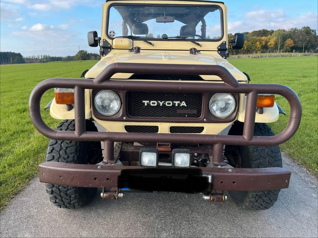 Toyota Land Cruiser BJ42