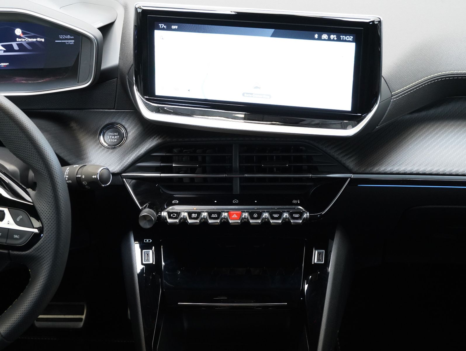 Fahrzeugabbildung Peugeot 2008 e- GT 11KW/LED/NAVI/360°/SOH
