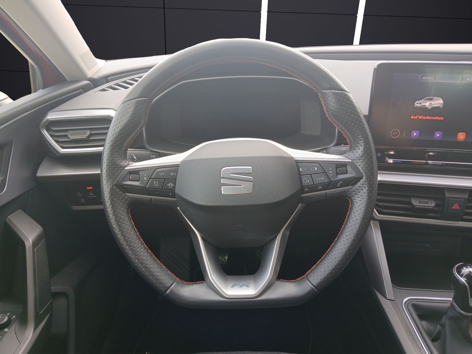 Fahrzeugabbildung SEAT Leon TSI FR-Line LED AHK GRA RFK LM
