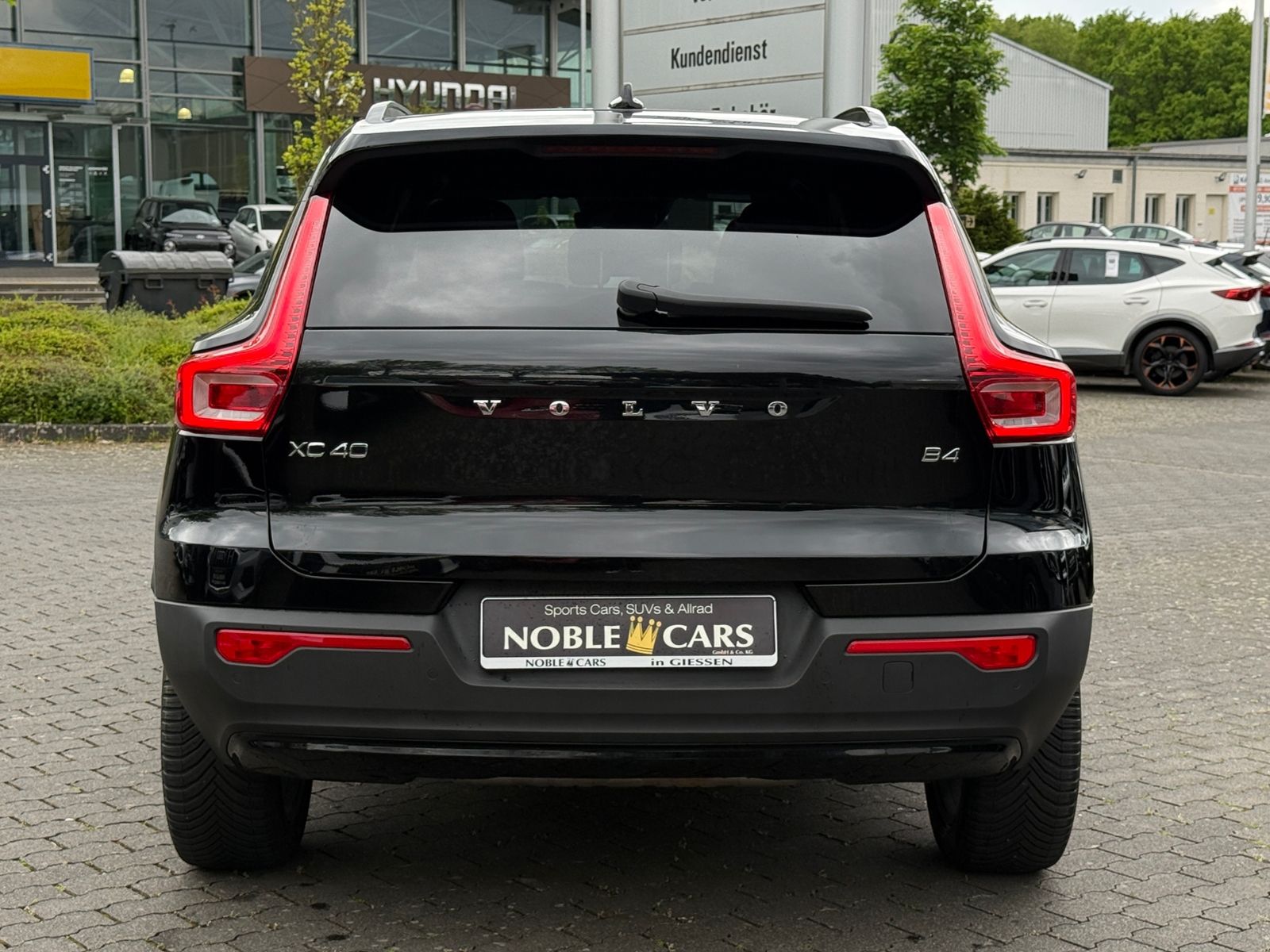 Fahrzeugabbildung Volvo XC40 R Design H/K ACC AHK KAM