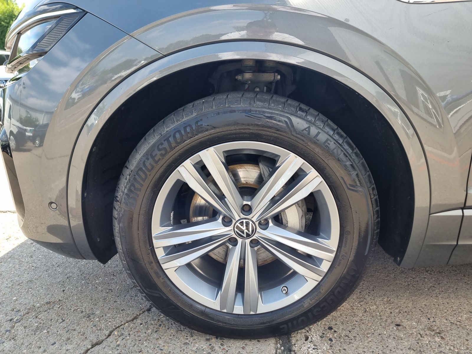 Fahrzeugabbildung Volkswagen Touareg TDI R-Line 4M Matrix STH Luft Pano RFK A