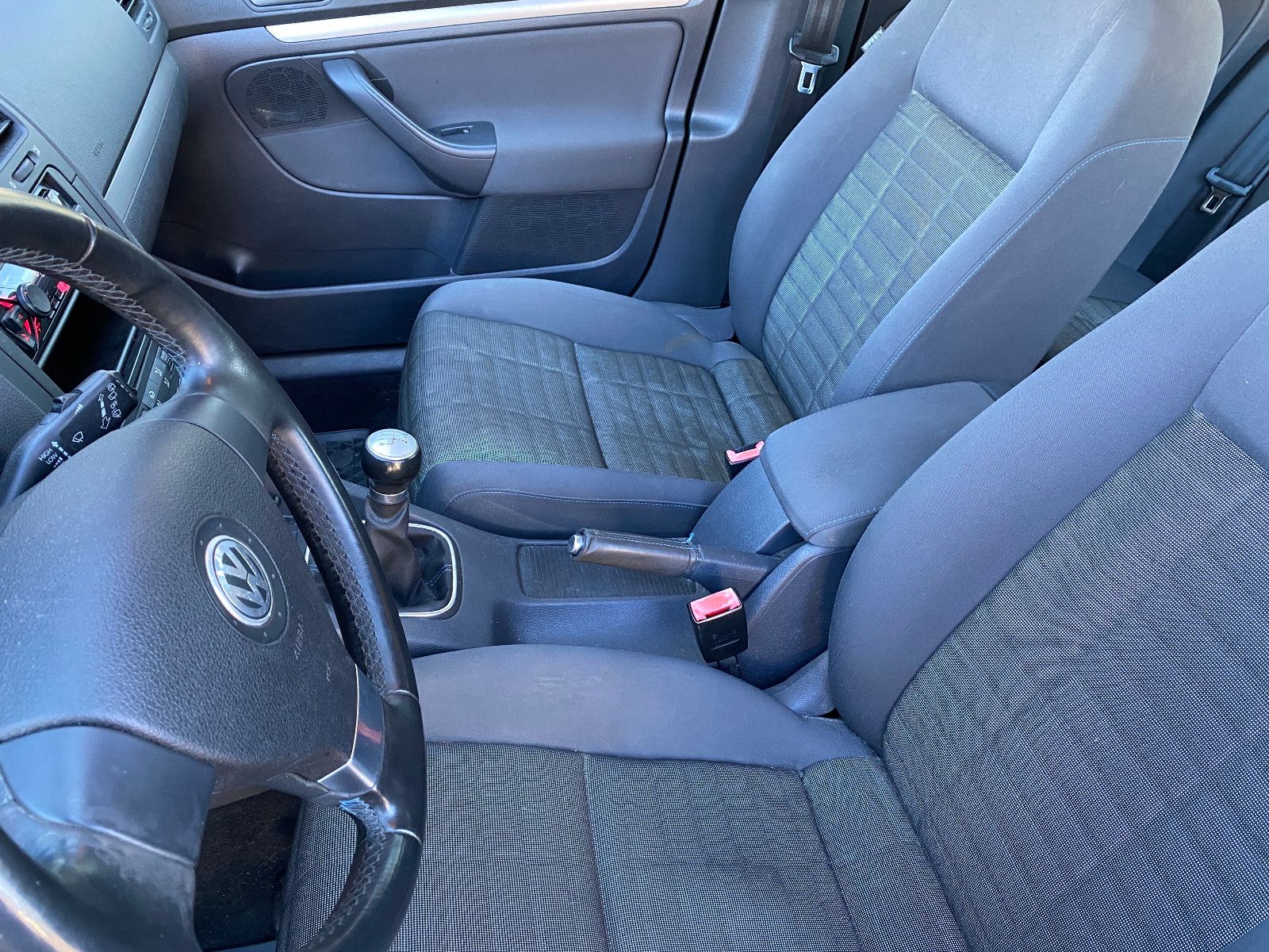 Fahrzeugabbildung Volkswagen Golf 1.4 TSI 90 kW 5-Türer