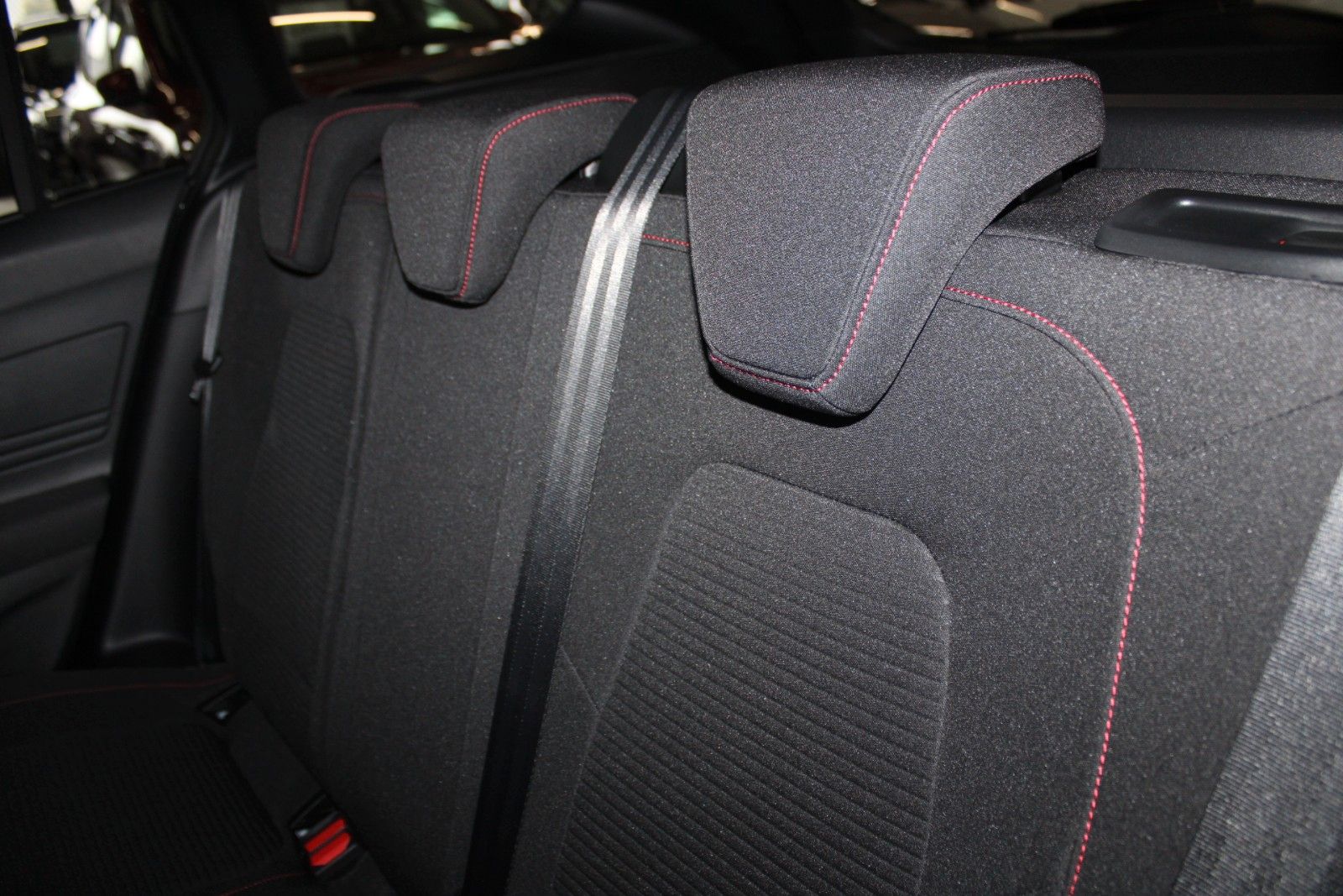 Fahrzeugabbildung Ford Focus ST-Line AHK GJR LED B&O ACC CAM SOFORT