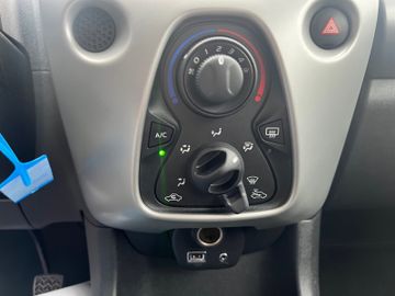 Fahrzeugabbildung Peugeot 108 Active 1.0 VTI 3 Türer Klima Bluetooth uvm.