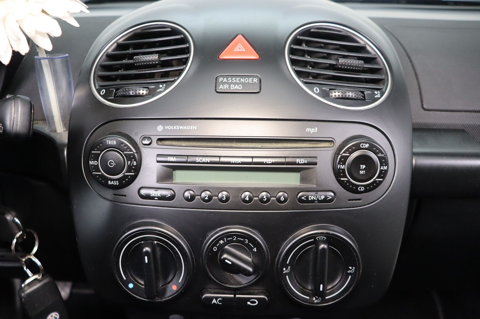 Fahrzeugabbildung Volkswagen New Beetle 1.6 Freestyle Cabriolet * Klima * PDC