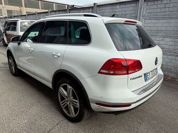 Volkswagen Touareg - 4