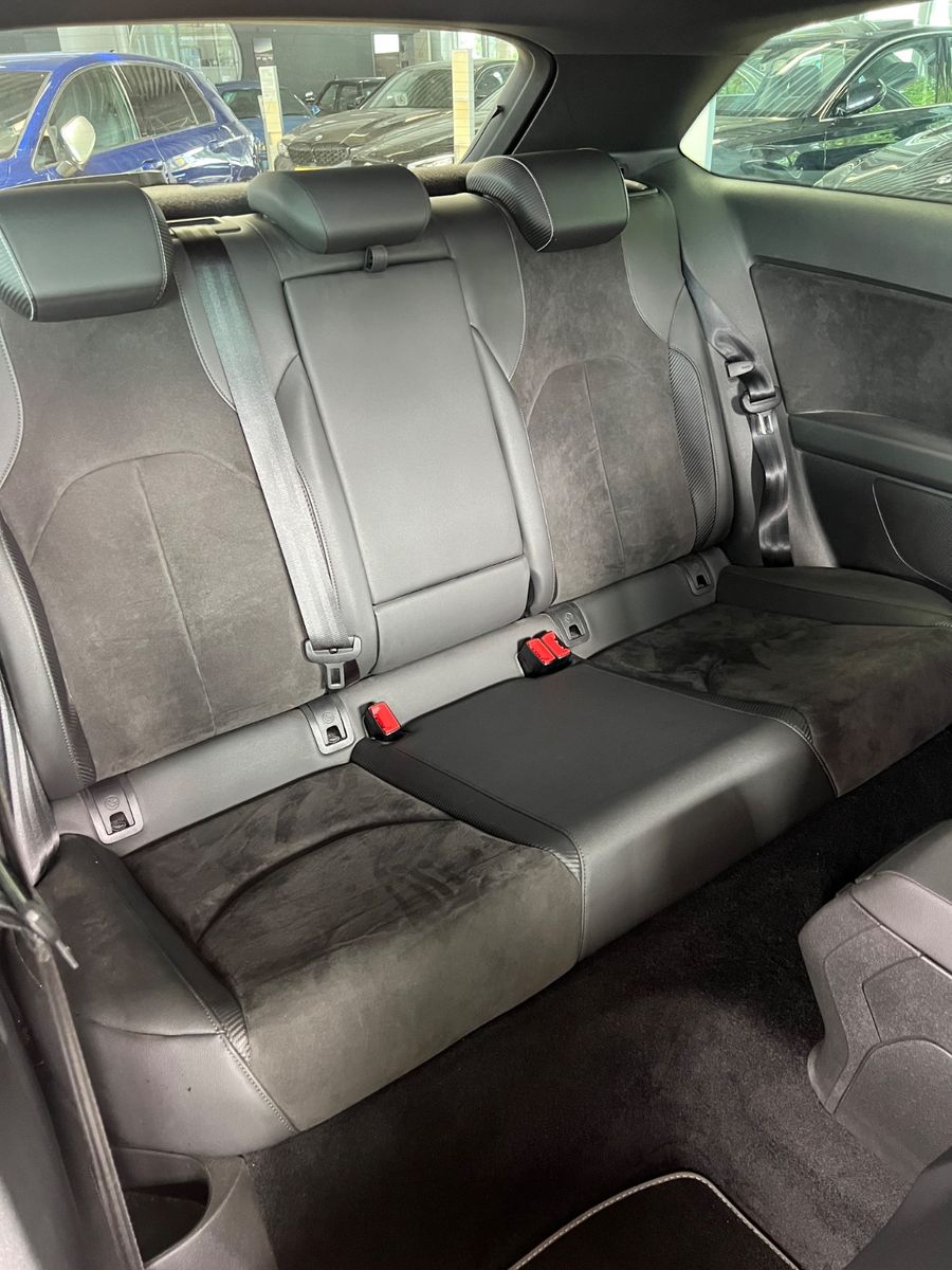 Fahrzeugabbildung SEAT Leon SC Cupra 300 *Mystery Blue* SPORTSITZE *