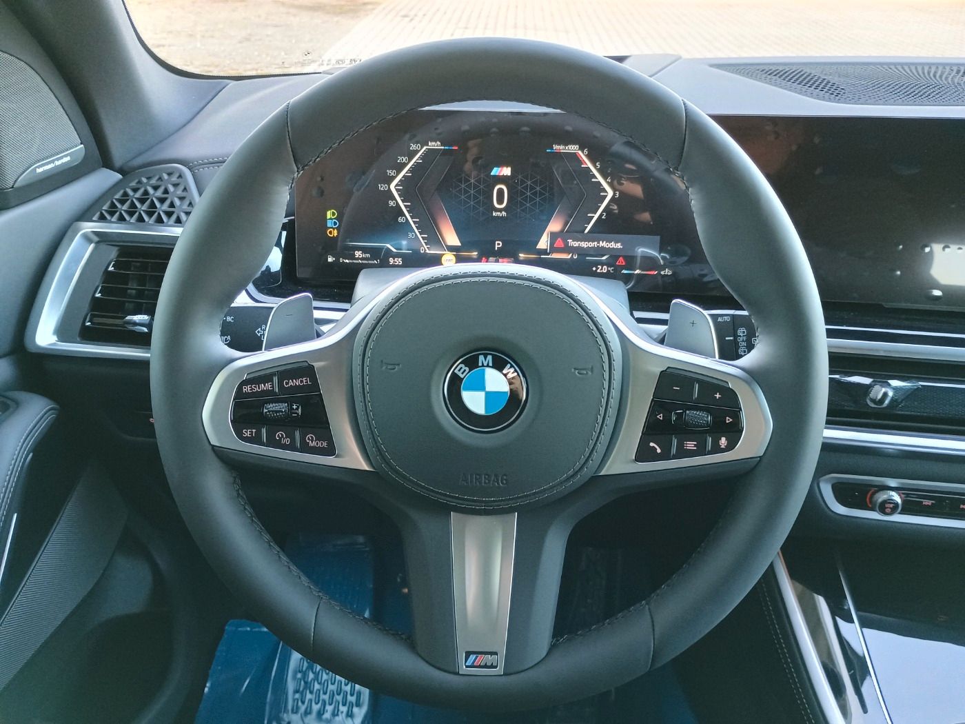 Fahrzeugabbildung BMW X5 xDrive30d M-Sportpaket AHK/DA-PROF/HUD/4xSHZ