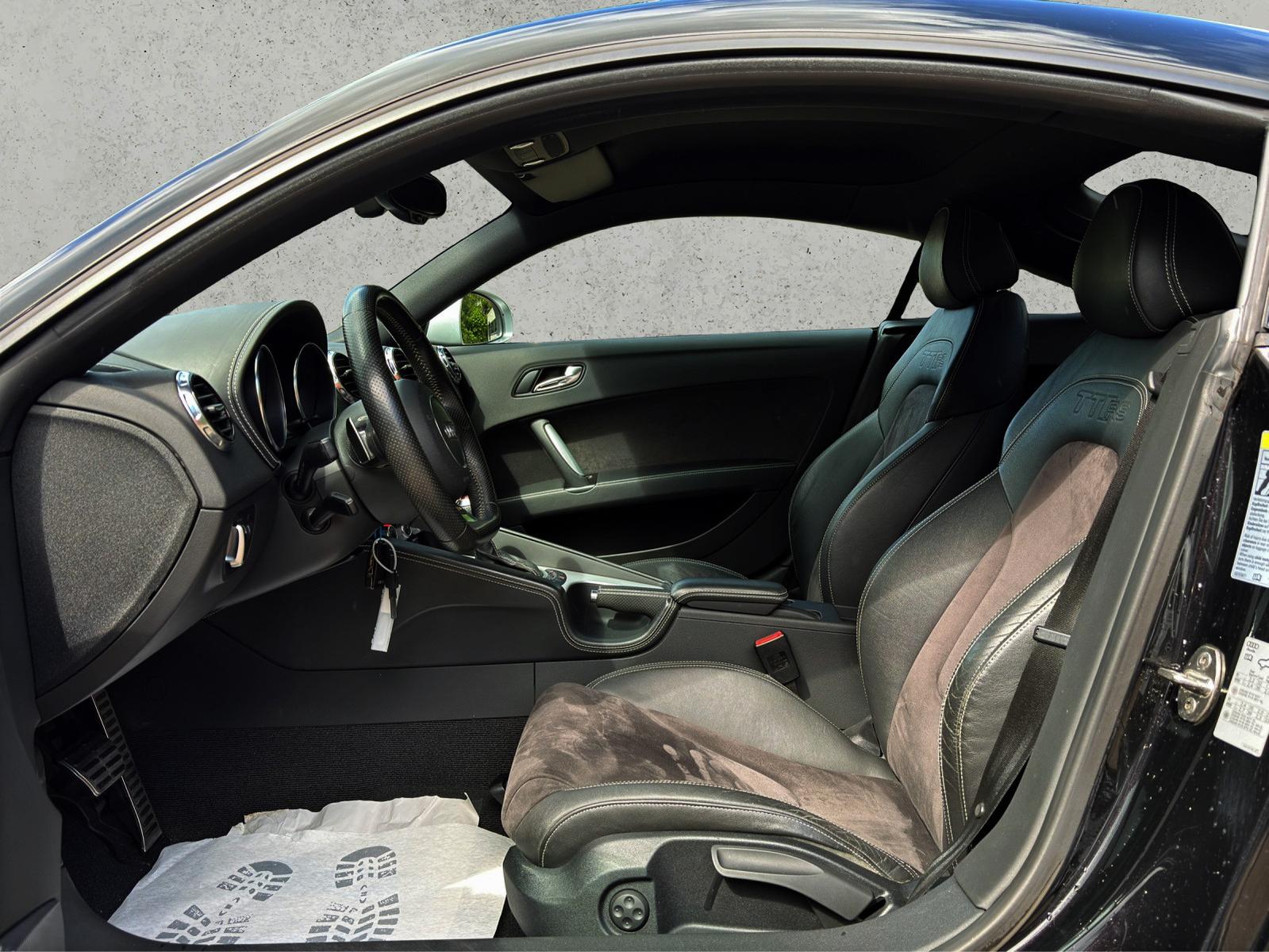 Audi 2.5 TFSI TT RS Coupe quattro+XENON+BOSE+NAVI+TEM