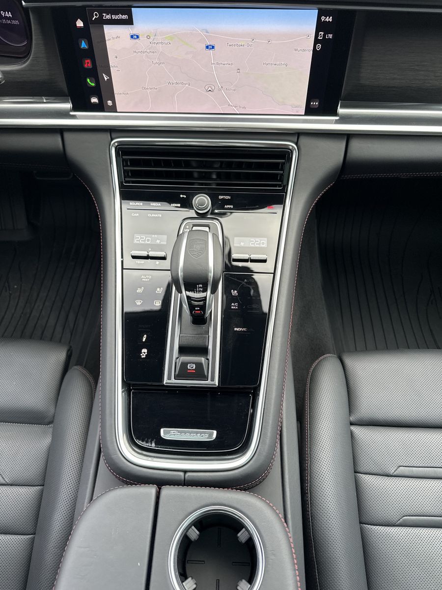 Fahrzeugabbildung Porsche Panamera 4 E-Hybrid PlatinumEd NAV+LED+360°+PANO