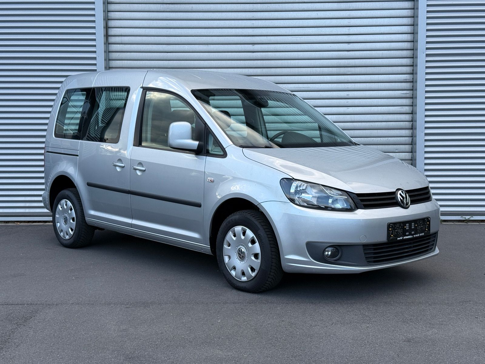 Fahrzeugabbildung Volkswagen Caddy Roncalli 1.6 TDI DSG AHK Tempomat SHZ