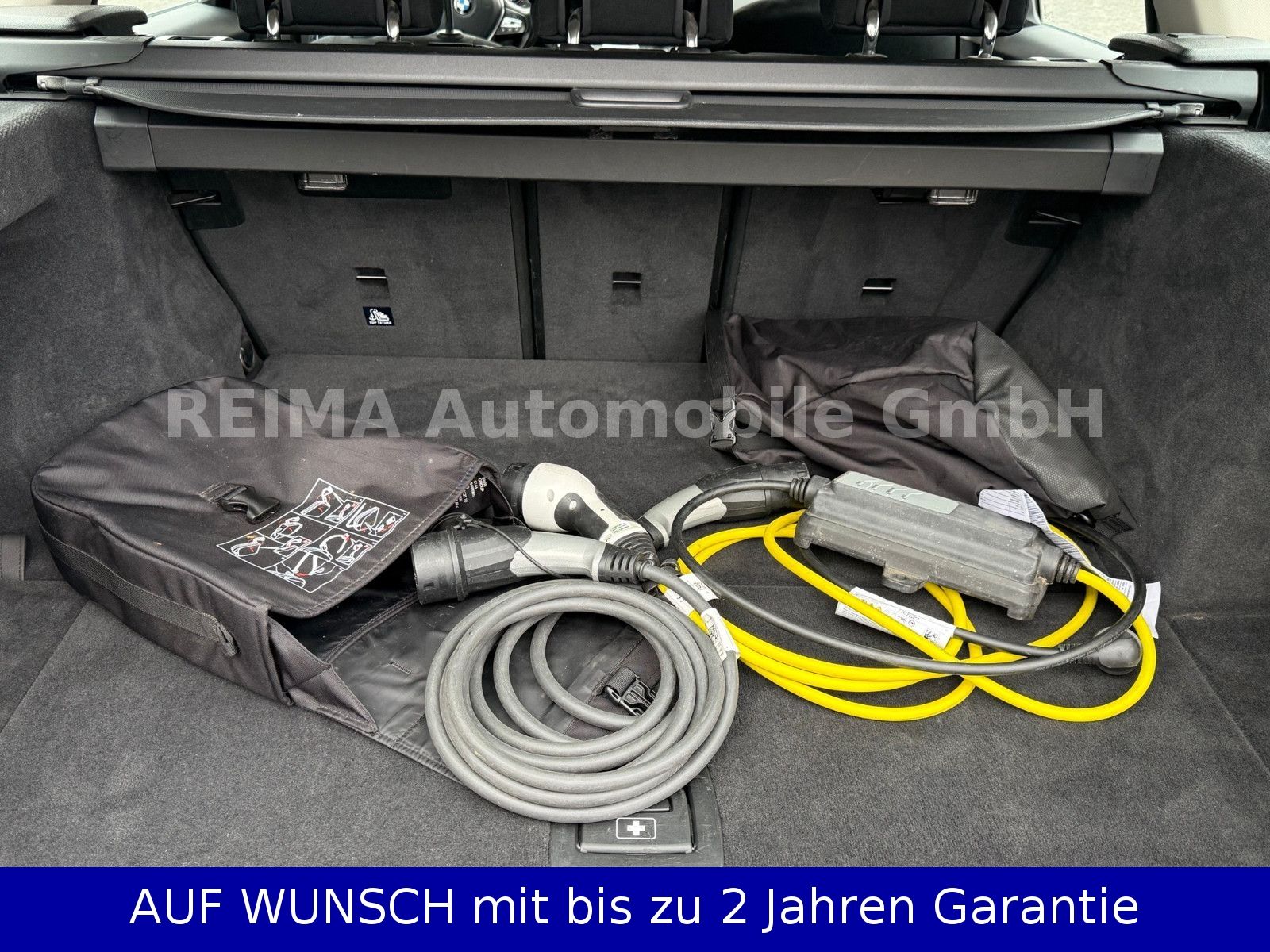Fahrzeugabbildung BMW 330e Touring, LED, 360°, Navi