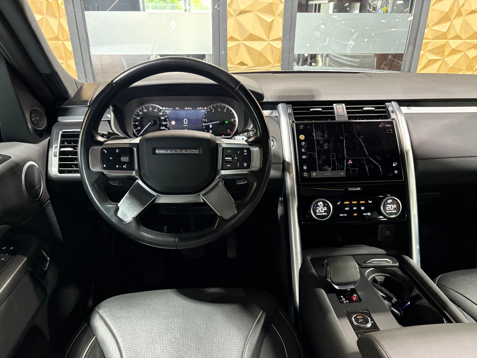 Fahrzeugabbildung Land Rover Discovery 5 SE D250 AWD/PANO/ACC/360°/APPLE/AHK/