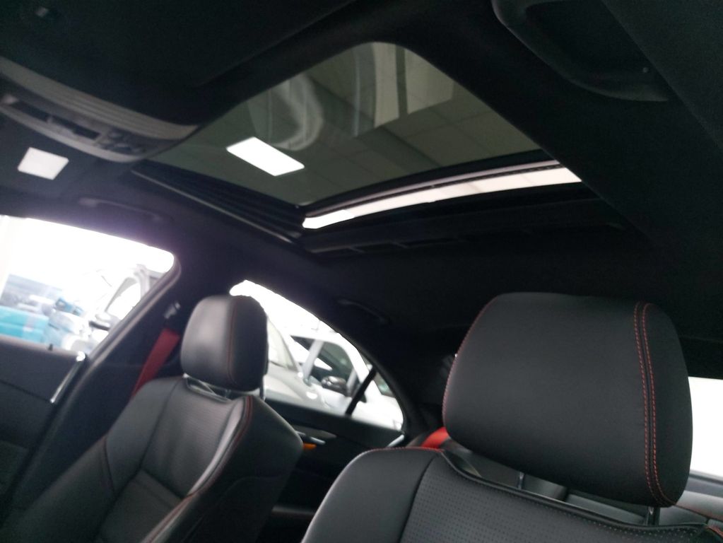 Mercedes-Benz CLS 500 Coupe 4M AMG MEMORY AIRM DISTR 116 T NP