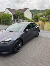 Tesla Model 3 Performance Dualmotor *TÜV Neu* - Tesla Model 3 in Bonn