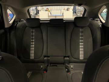 BMW 225 Active Tourer *HEAD-UP*KAMERA*NAVI*ACC*