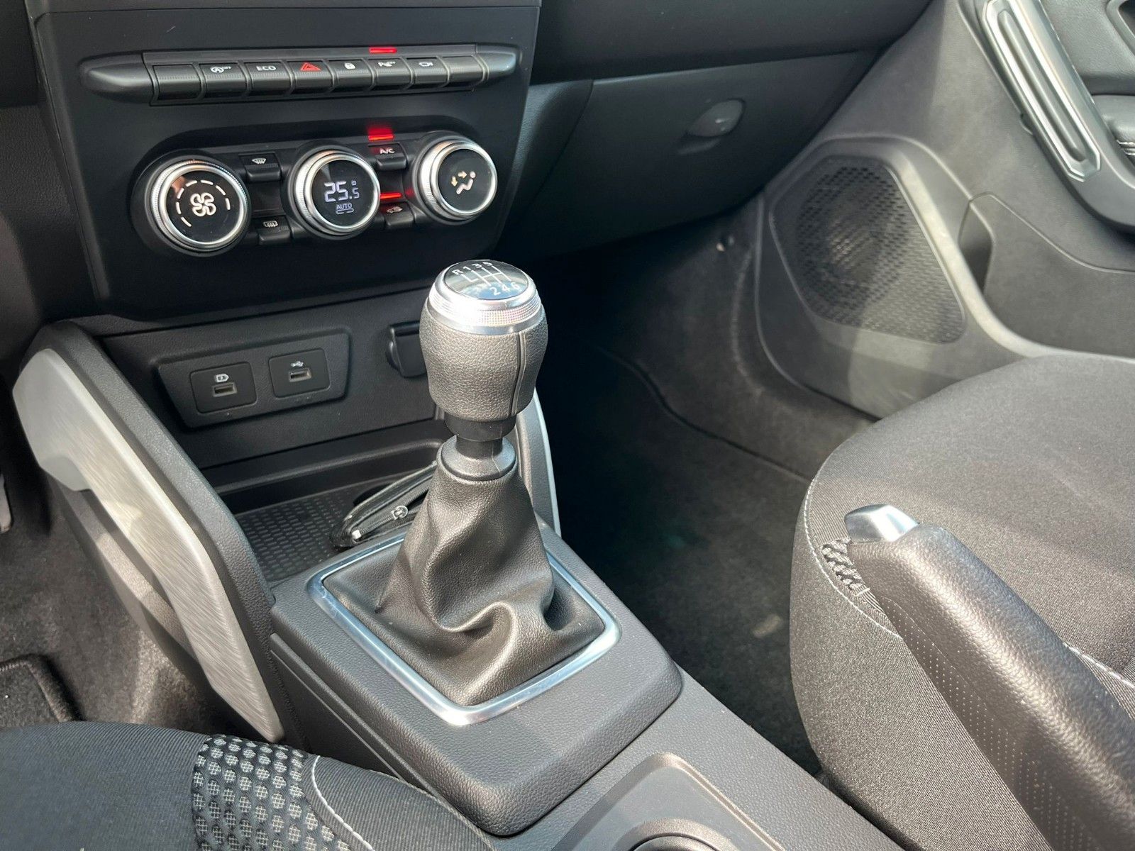 Fahrzeugabbildung Dacia Duster II 15 Blue dCi 115 Prestige+*AHK*