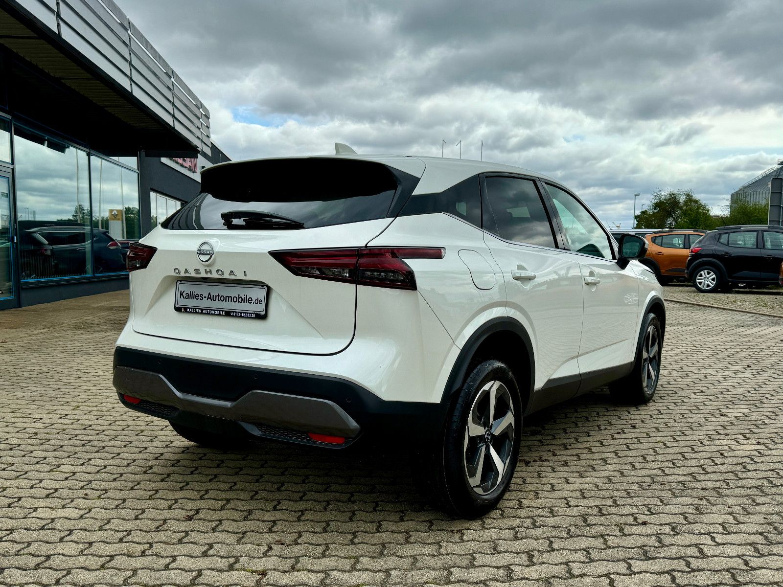 Fahrzeugabbildung Nissan Qashqai 1.3DIG-T AT N-Connecta SHZ+ProPILOT+AHK