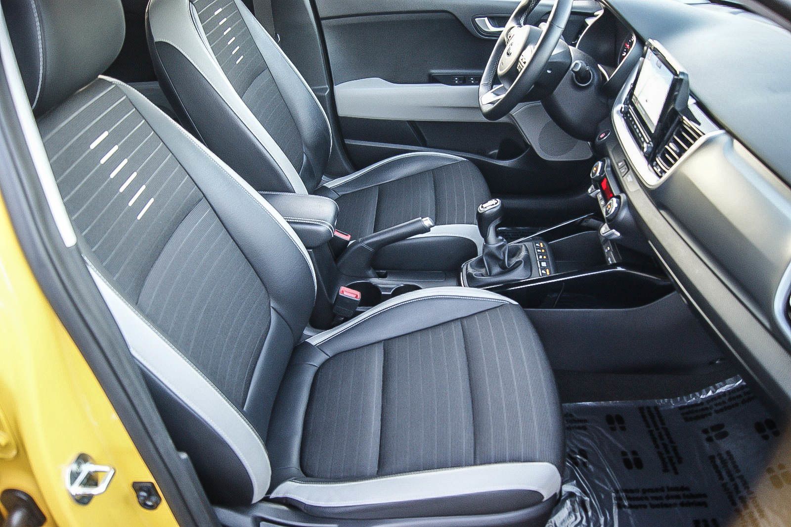 Fahrzeugabbildung Kia Stonic 1.0 T-GDI Mild-Hybrid Spirit FLORIDAGELB