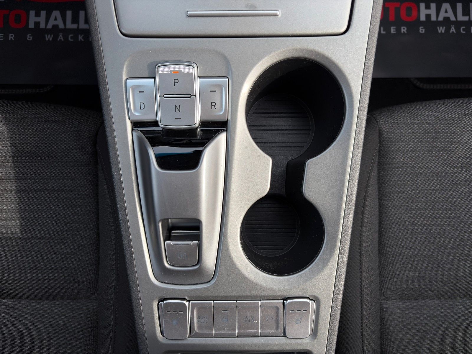 Fahrzeugabbildung Hyundai Kona E Trend 2WD Kamera Schiebedach ACC HuD LHZ