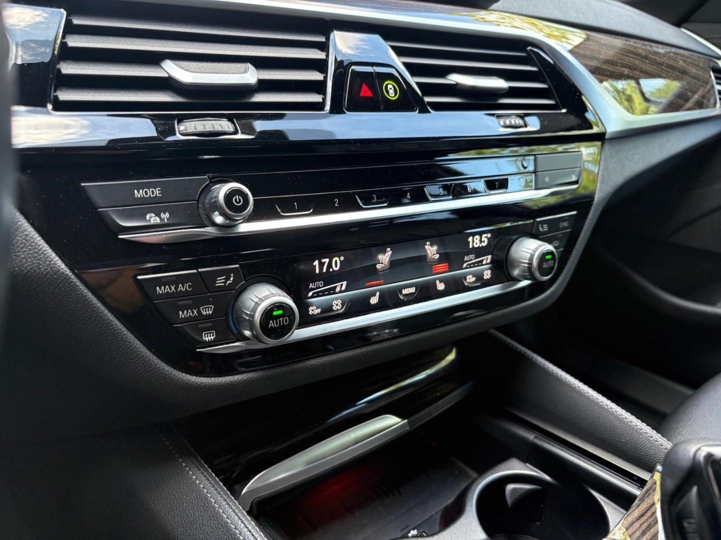BMW 530 d Touring Luxury Line HuD 360° AHK Laser 4-Z