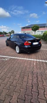 BMW E90 325i Automatik  218 PS  Reihense... - BMW 2er bis 5.000 Euro