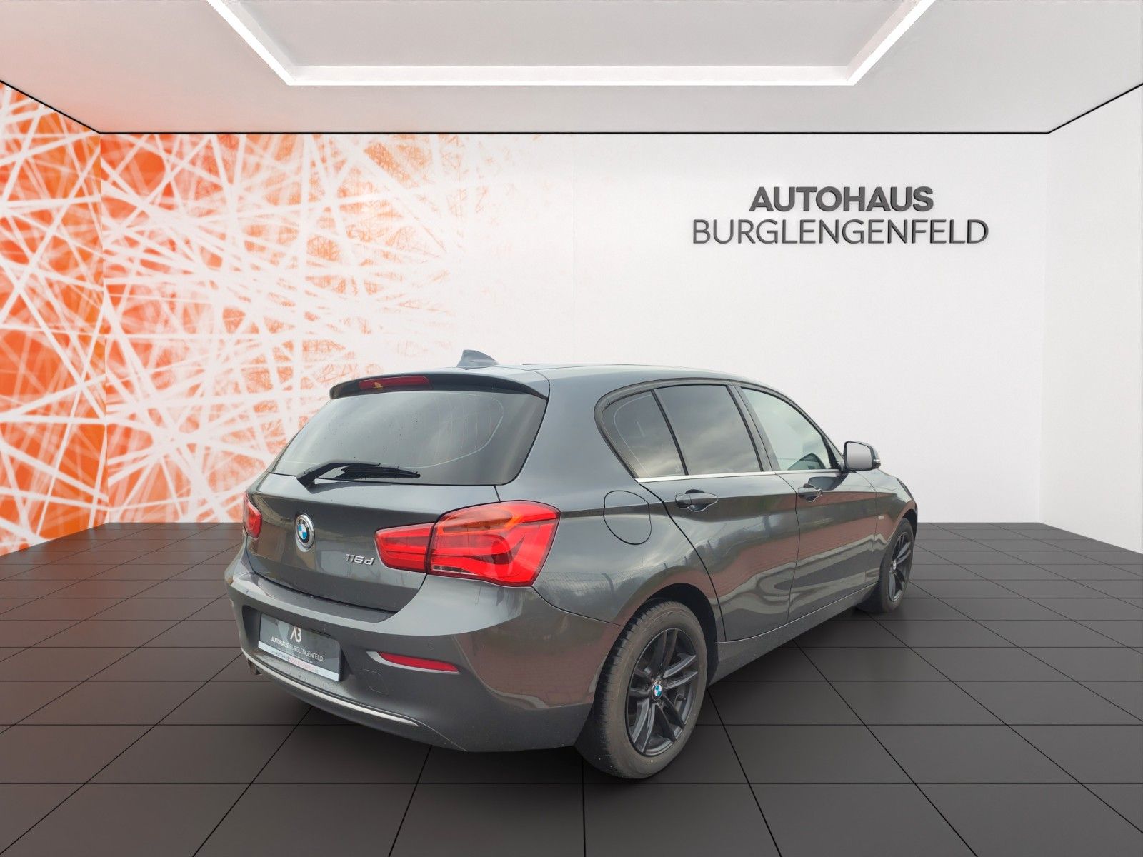 Fahrzeugabbildung BMW 116 d Urban Line ! LED ! PDC ! NAVI !
