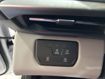 Ford Explorer Select RWD