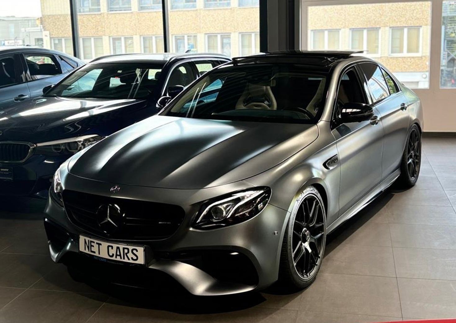 MERCEDES-BENZ AMG E63 S 4M+PERFORMANCE+CARBON+PANORAMA+VOLL