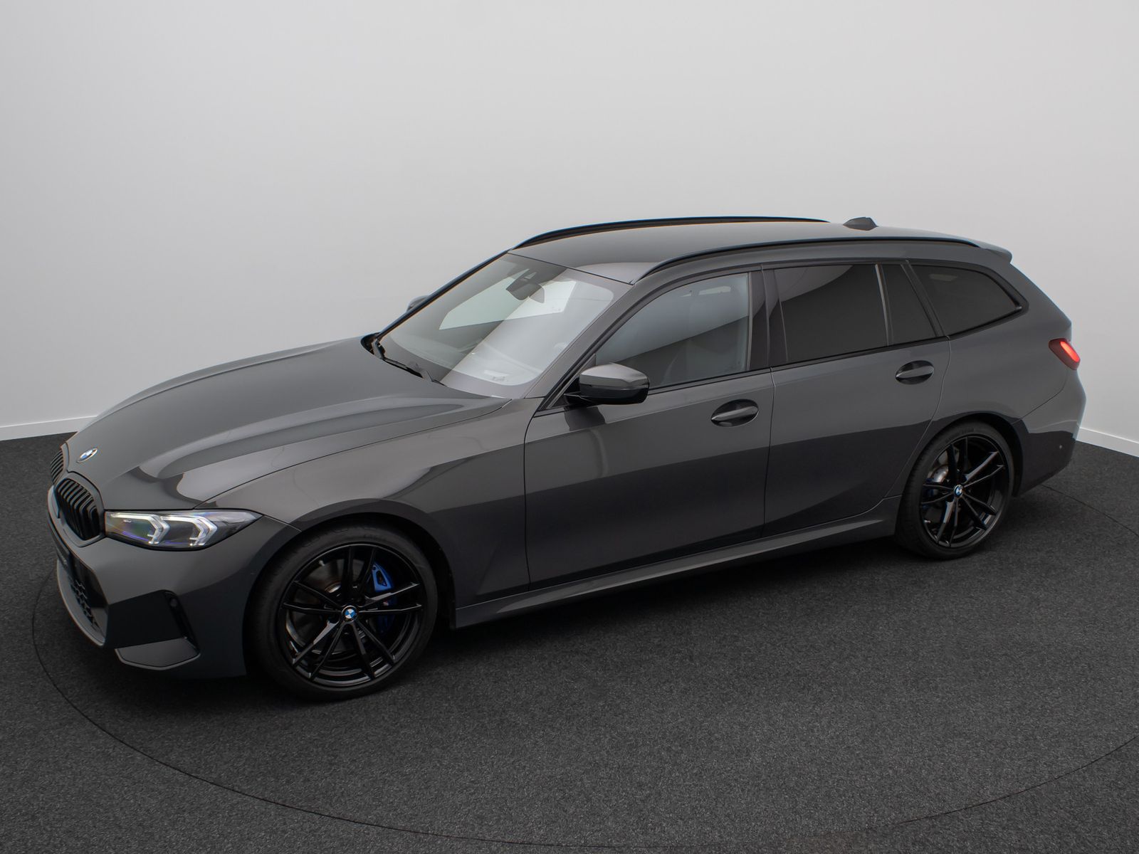 Fahrzeugabbildung BMW 330d xD M Sport Individual Kamera DAB HUD 19Zoll
