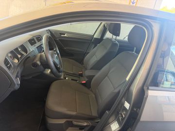 Volkswagen Golf - 10
