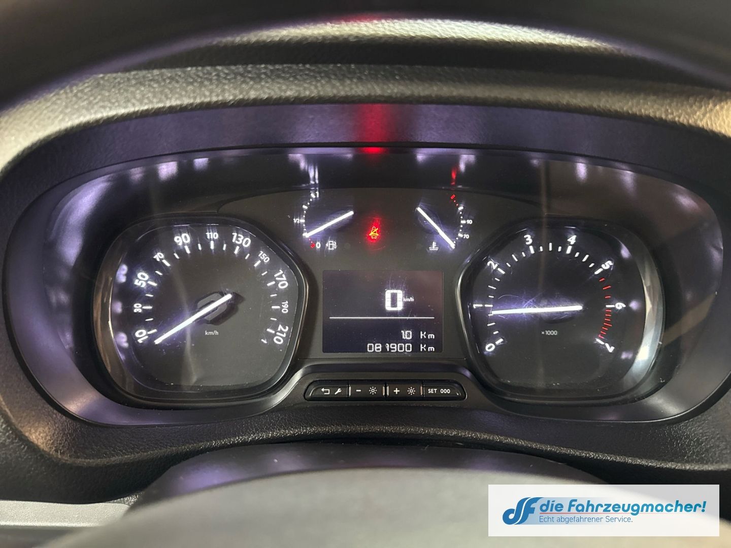 Fahrzeugabbildung Opel Vivaro L Apple CarPlay Android Auto Musikstreami