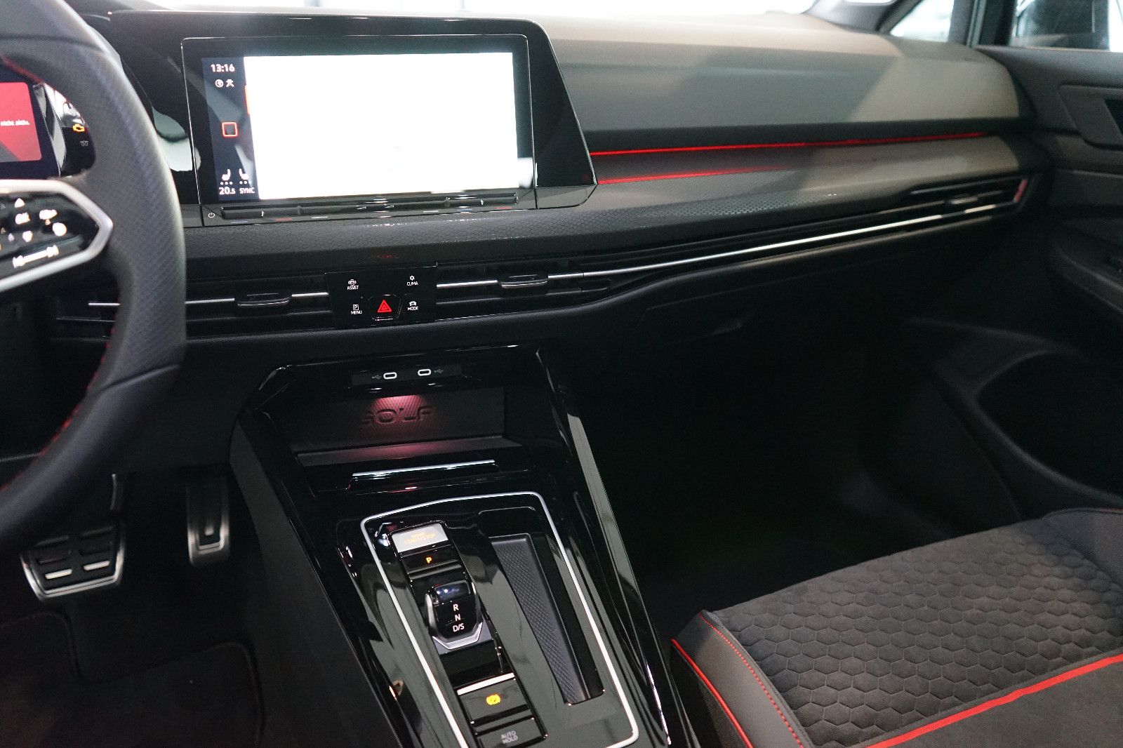 Volkswagen Golf GTI Clubsport | Akrapovic | Pano | AHK foto 12