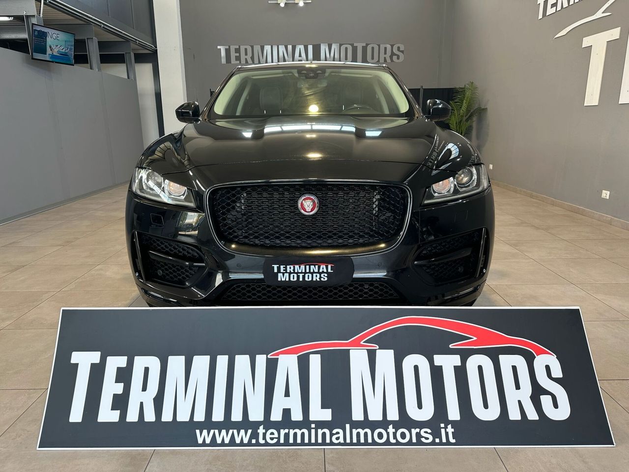 JAGUAR F-Pace