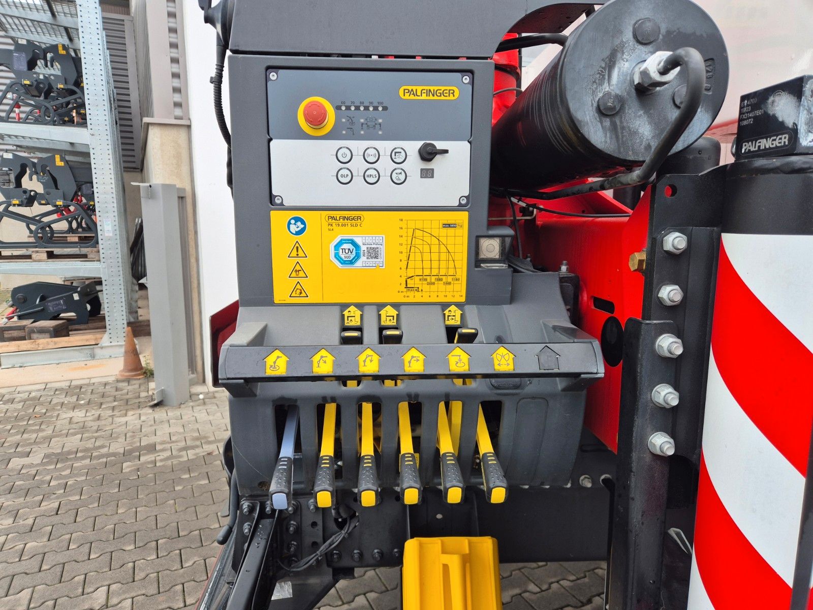 Fahrzeugabbildung MAN TGS 26.470 6x2-4 LL Palfinger PK19.001 SLD5 Funk