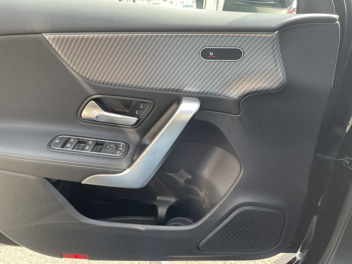Fahrzeugabbildung Mercedes-Benz A 200 Progressive Pano+R-Kamera+LED+ MBUX+Lenkra