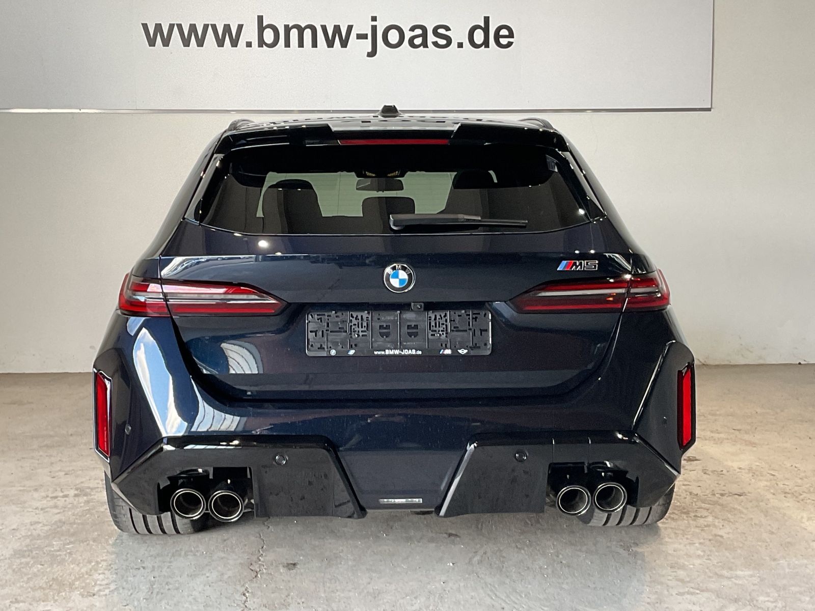 Fahrzeugeinzelansicht 17 Fahrzeugabbildung BMW M5 Touring Ultimate Package, Anhängerkupplung