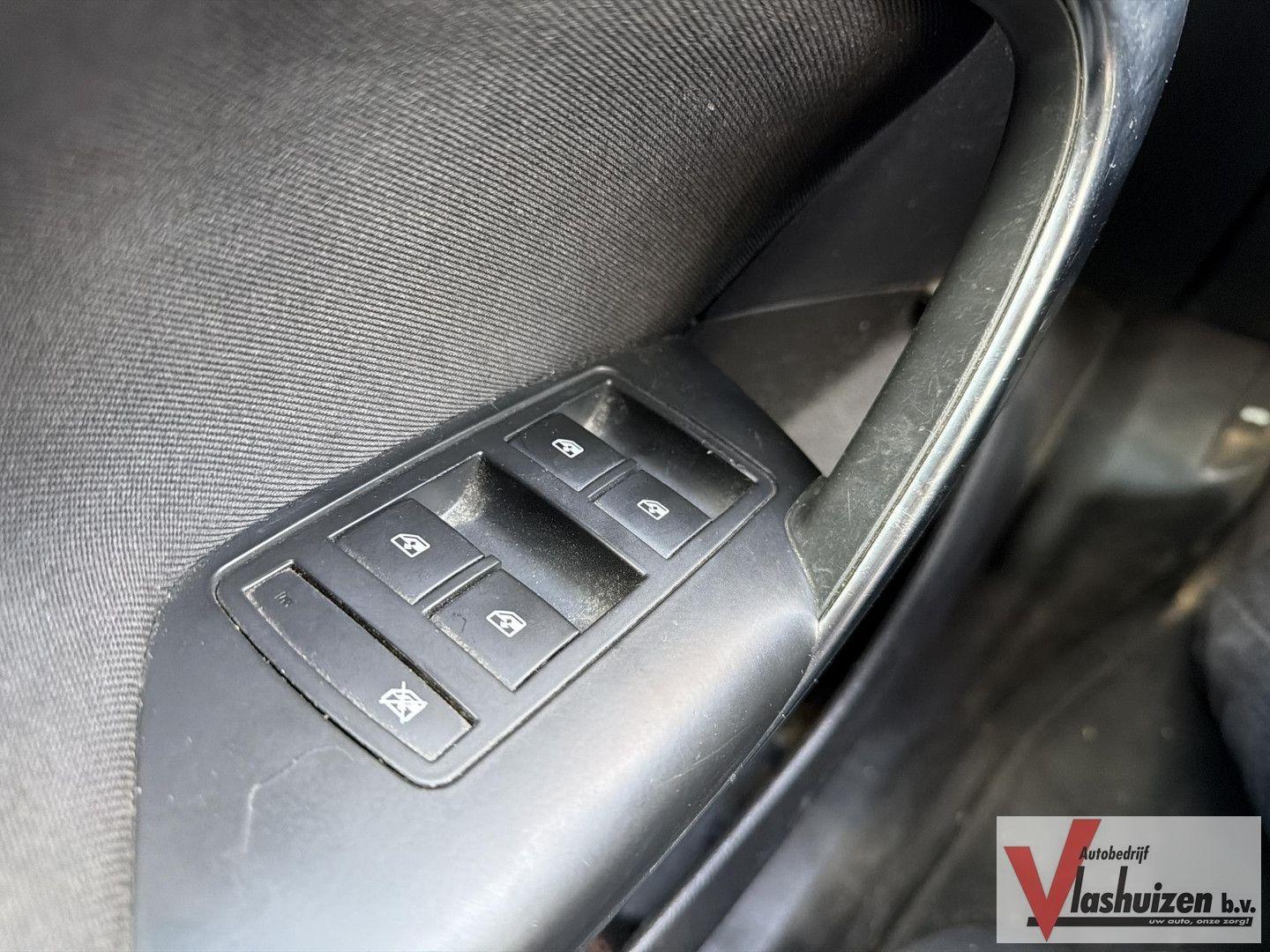 Opel Insignia 2015 — photo 18