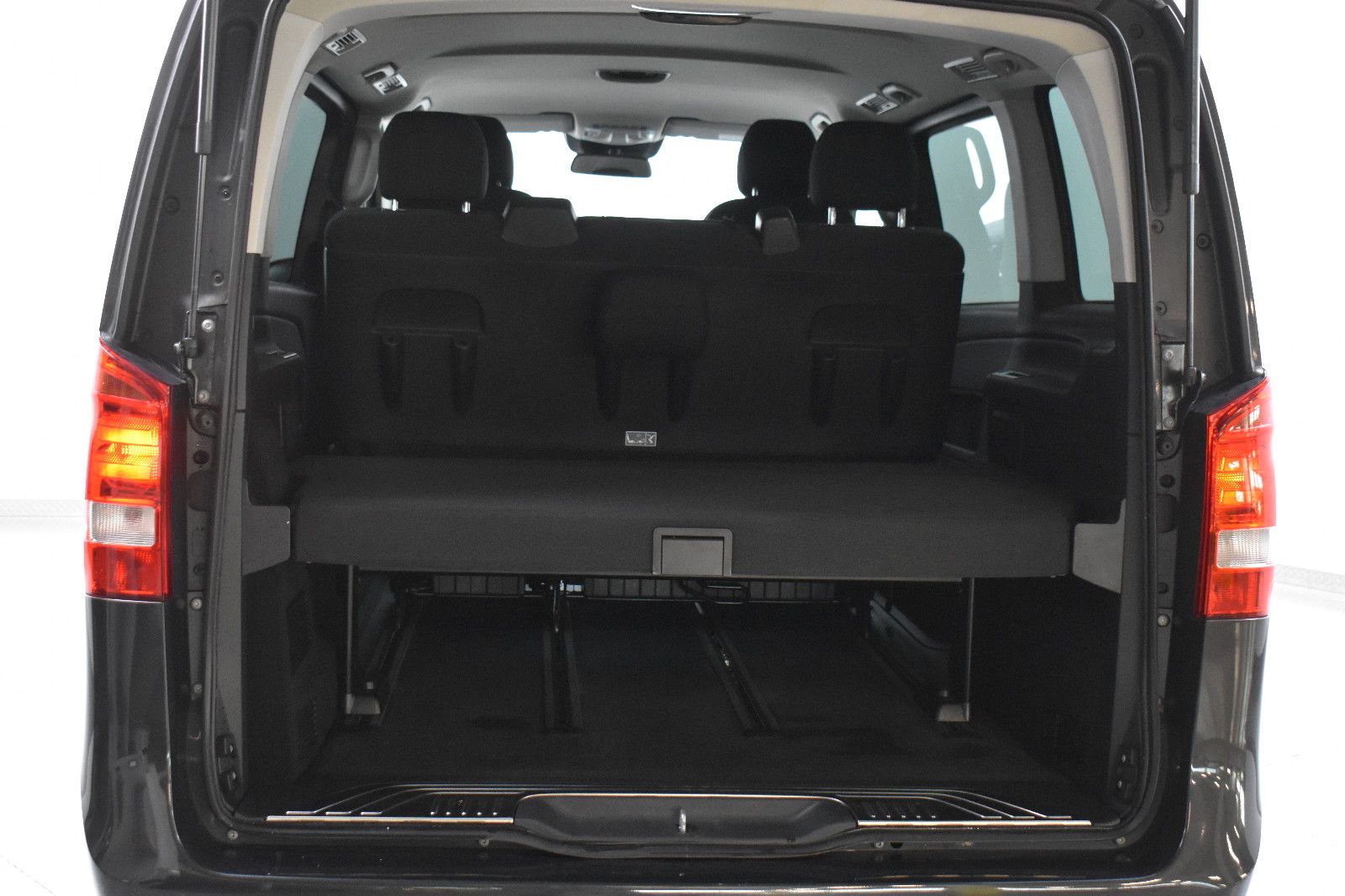 MERCEDES-BENZ V220d Rise 9G 2X TÜR+NAVI+KAMER+SHZ+AHK+TEMP+MFL - Image 8