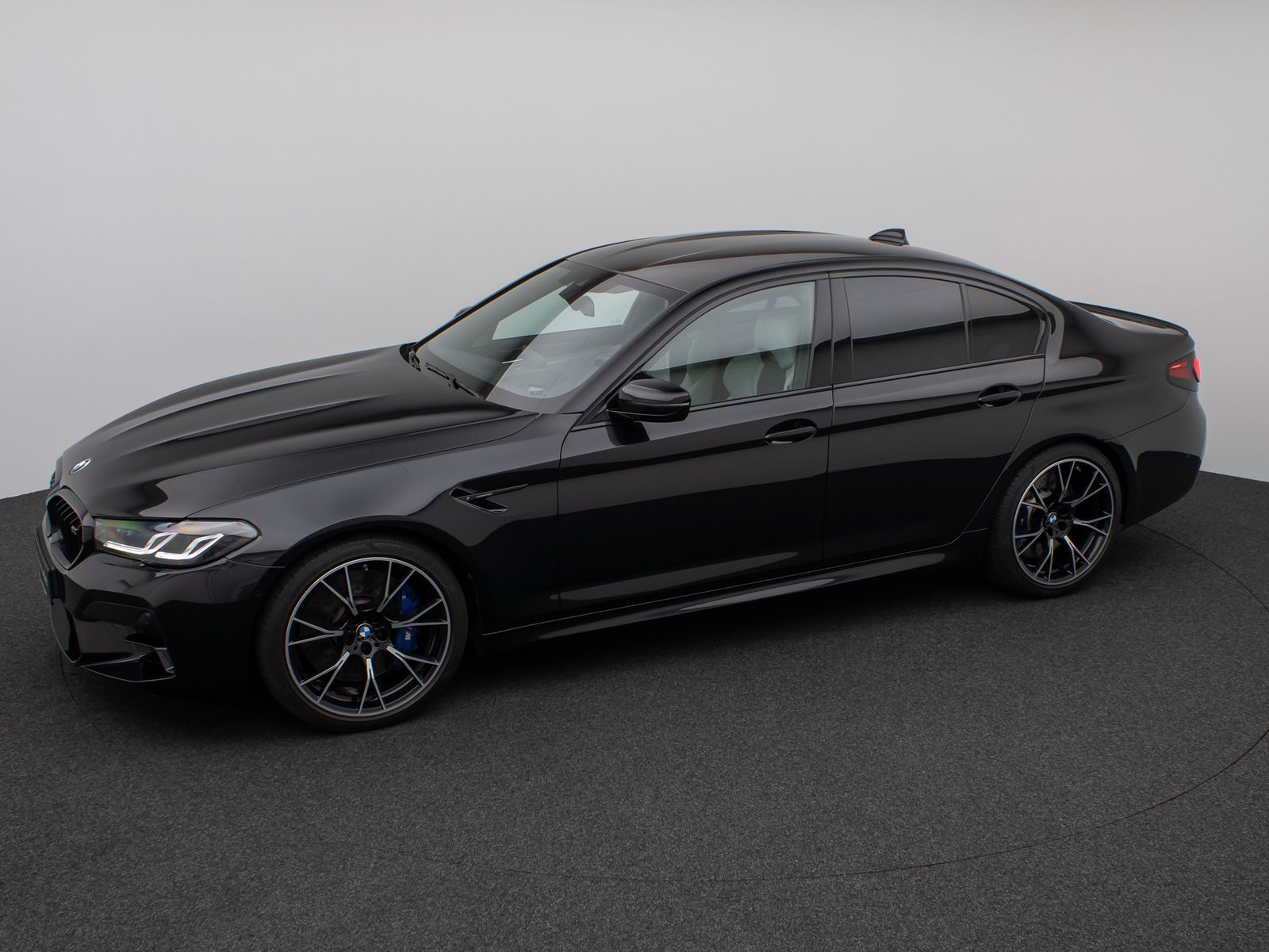 Fahrzeugabbildung BMW M5 Competition xD Kamera HUD DAB B&W SoftCL 20"