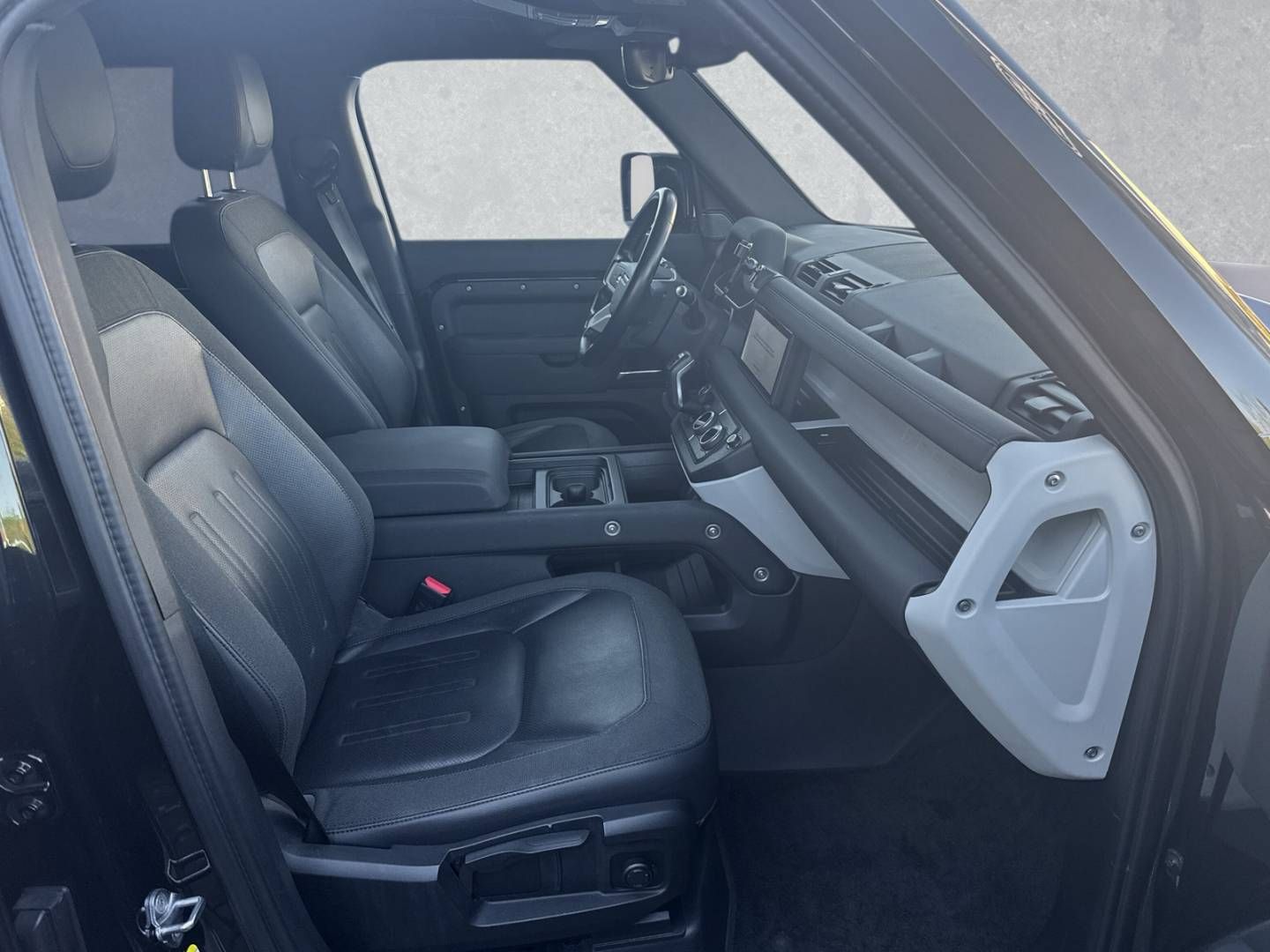 Fahrzeugabbildung Land Rover Land Rover Defender D300 SE