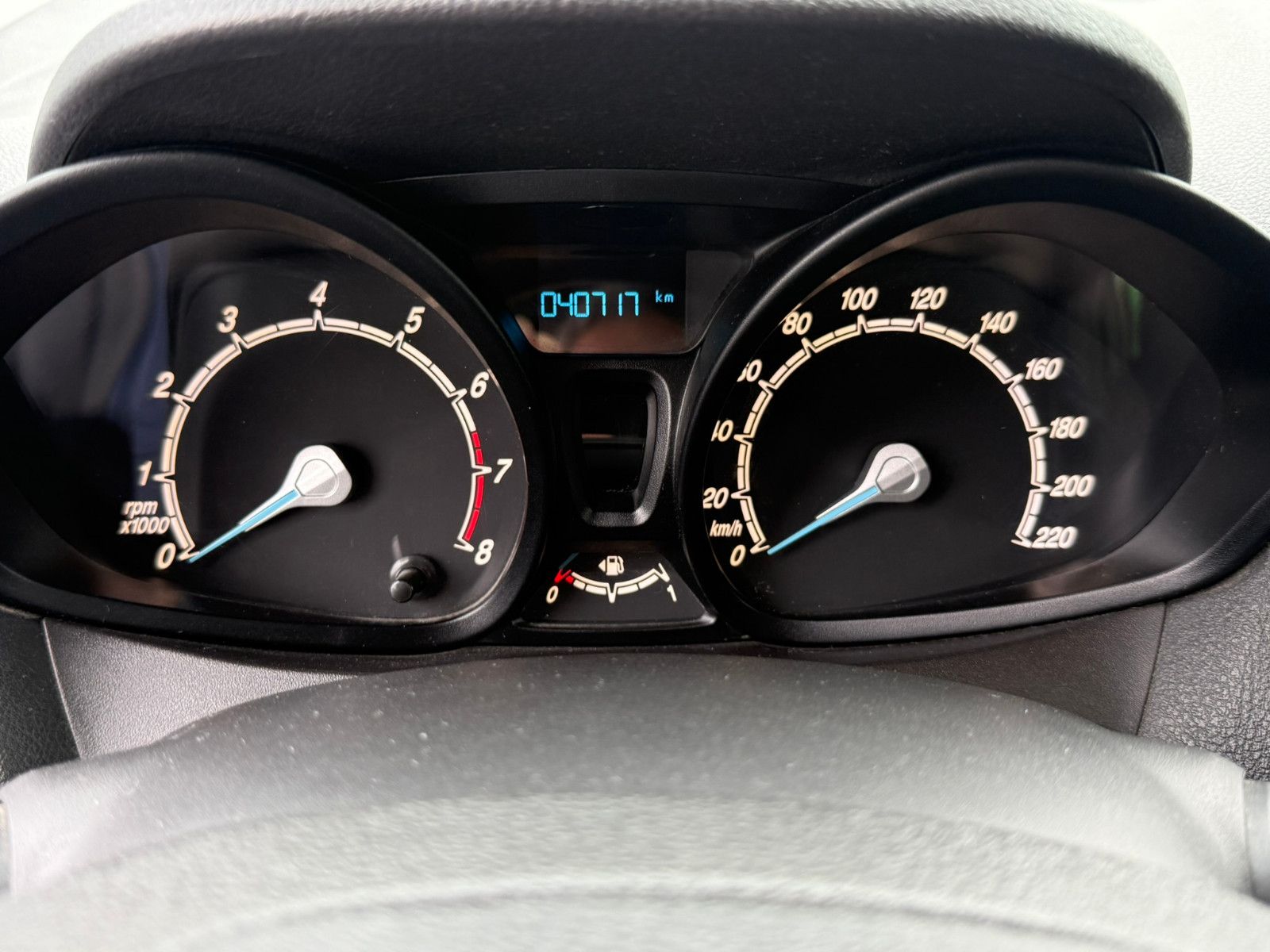 Fahrzeugabbildung Ford Transit Courier Basis