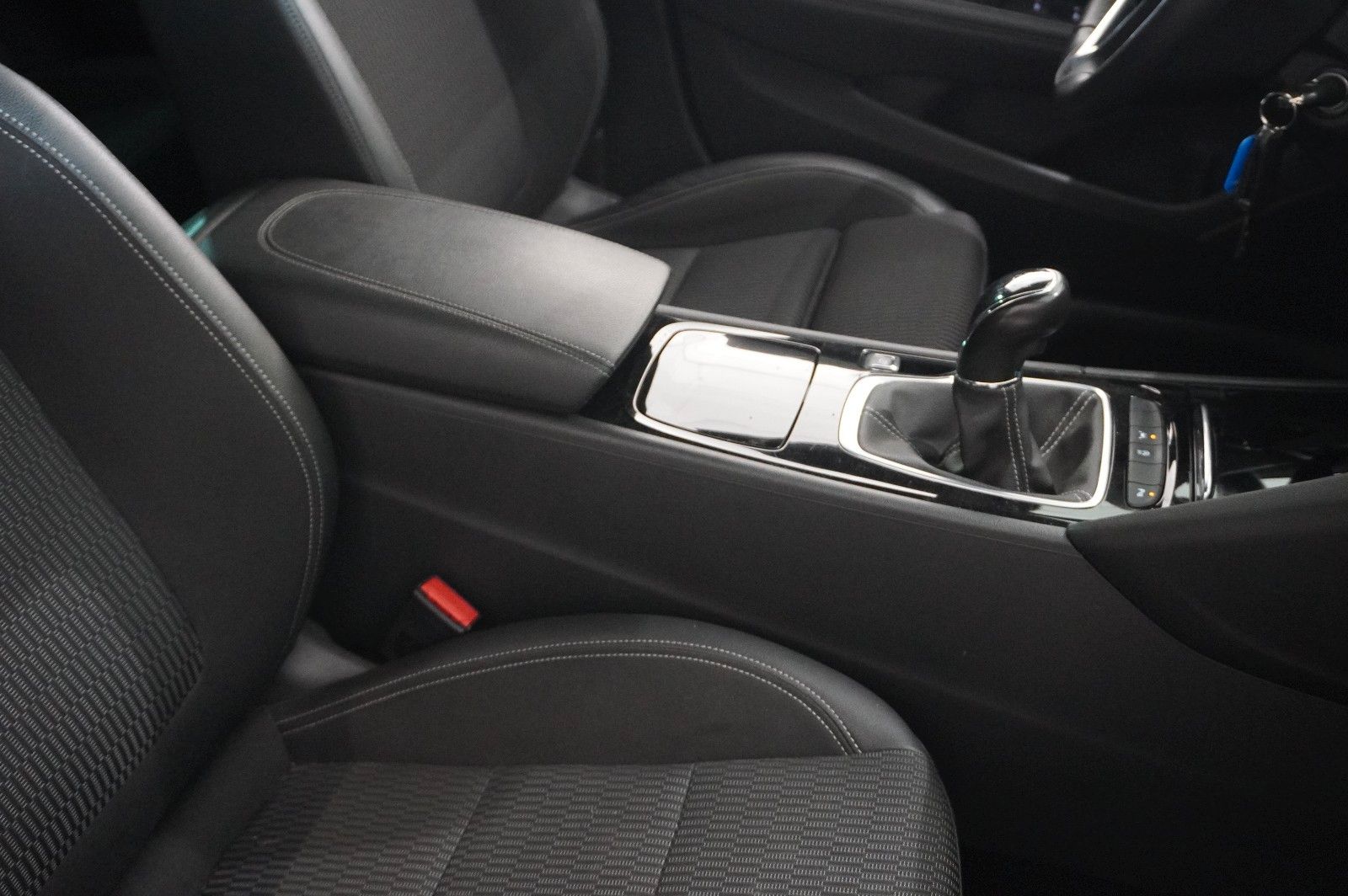 Fahrzeugabbildung Opel Insignia B ST 1.5D ELEGANCE NAVI/LED/KAMERA/DAB+