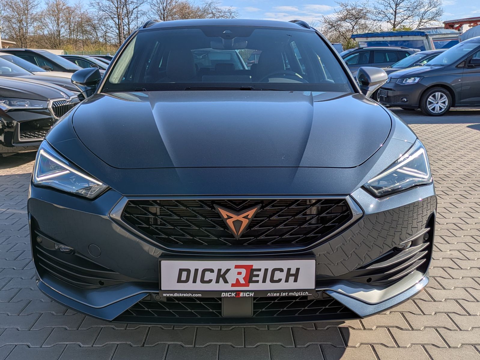 Fahrzeugabbildung CUPRA Leon 1.5 eTSI DSG MATRIX-LED*AHK*ACC*KAMERA*18"