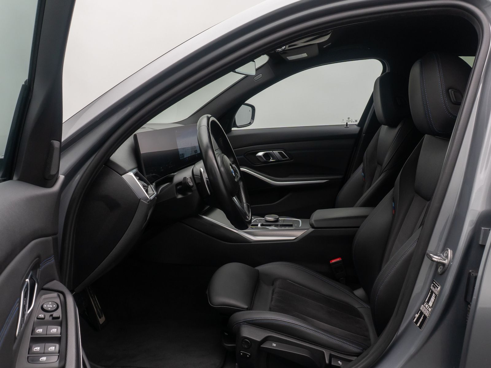 Fahrzeugabbildung BMW 320d M Sport HUD DAB Kamera HiFi Fernlic Komfort