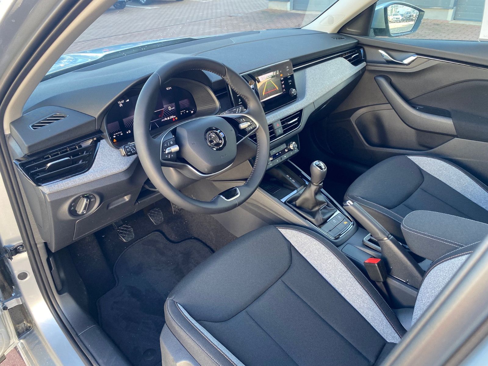 Fahrzeugabbildung SKODA Kamiq 1.0 TSI Drive *LED*FSH*KAMERA*SMARTLINK*