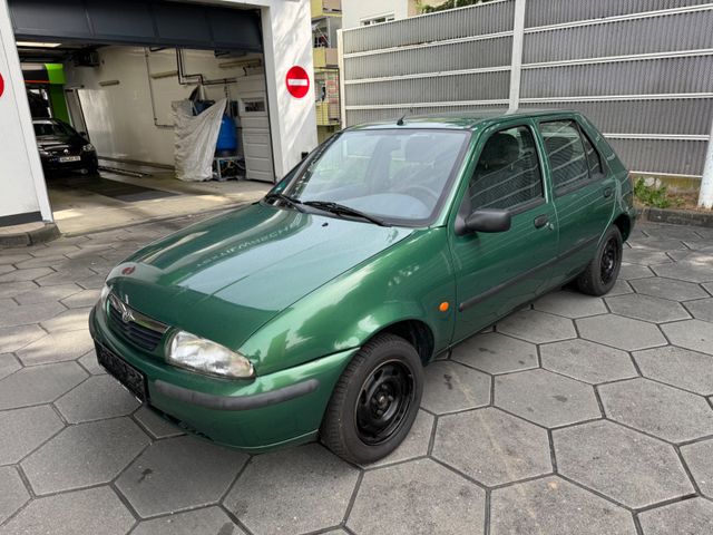 Mazda 121 1.3 16 TÜV NEU/ 5 Türig