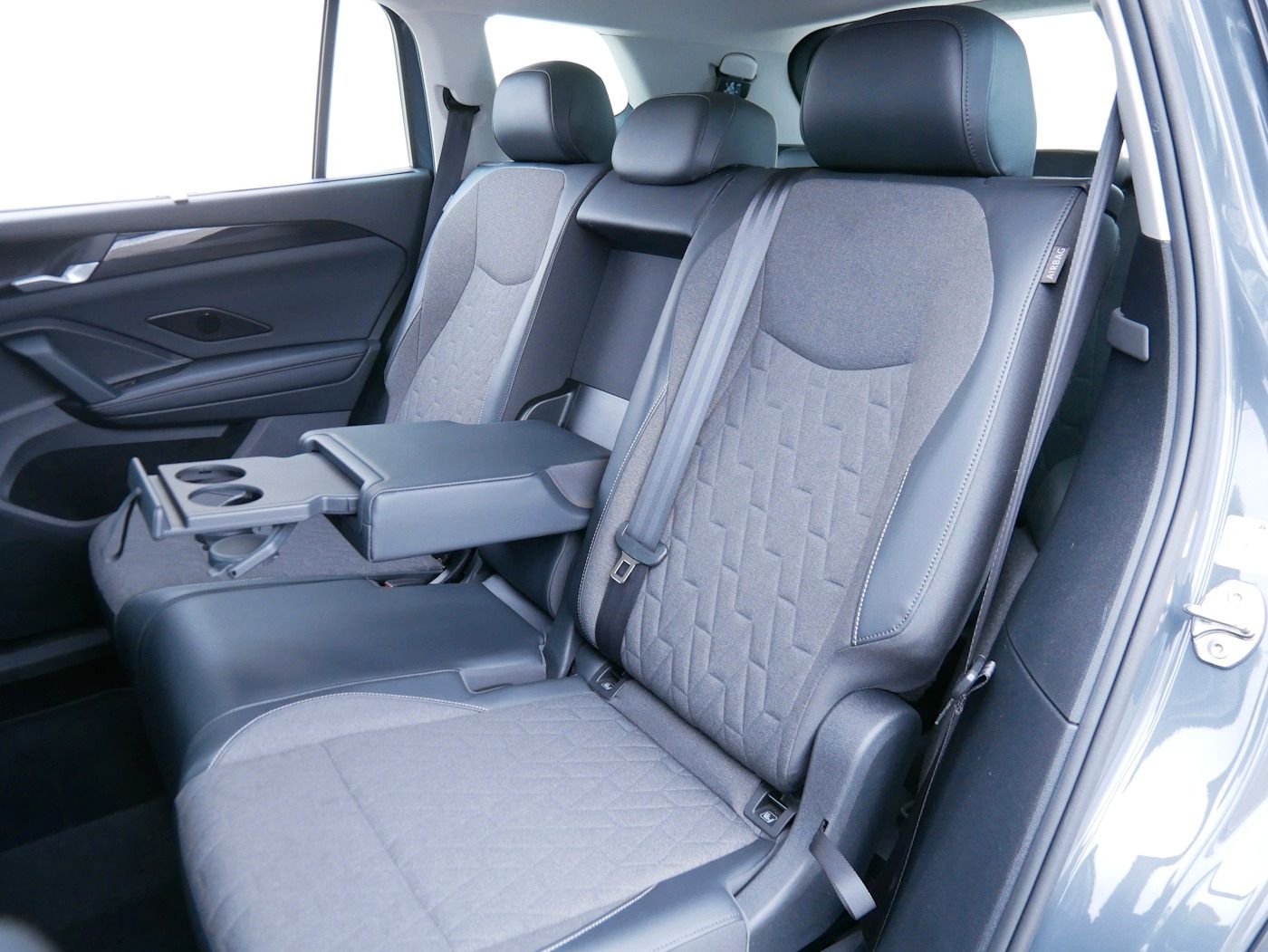 Fahrzeugabbildung Volkswagen Tayron 2.0 4Motion NEU64T 7-Sitzer Matrix AHK DC